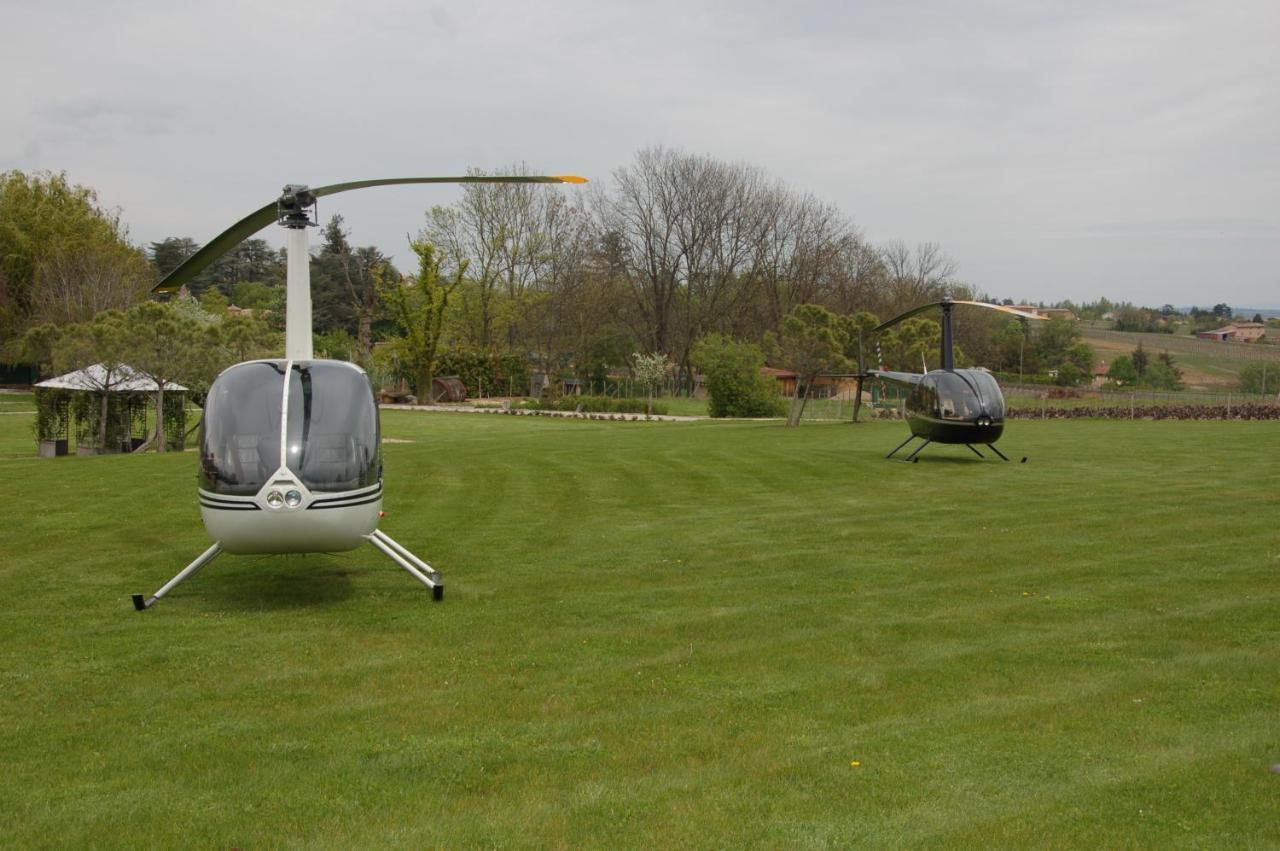 Domaine De La Ruisseliere Hotell Lacenas Exteriör bild