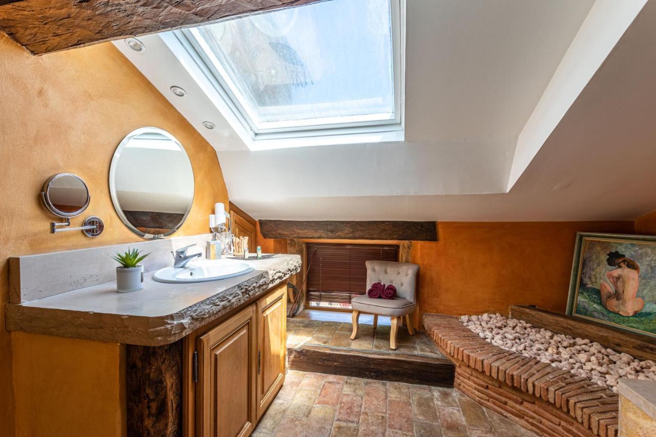 Domaine De La Ruisseliere Hotell Lacenas Exteriör bild